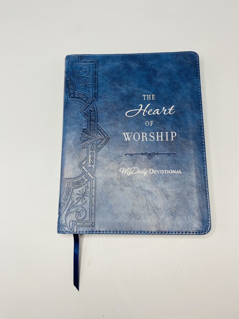 The Heart Of Worship My Daily Devotional (men) 2019 Thomas Nelson Blue Leather
